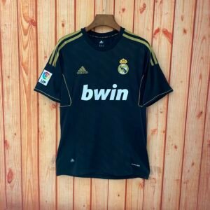 Retro Real Madrid 12/13 away