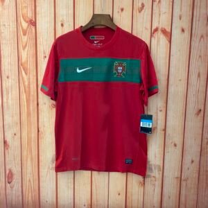 Retro Portugal 2010 red